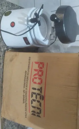 Plastificadora de placas odontológicas