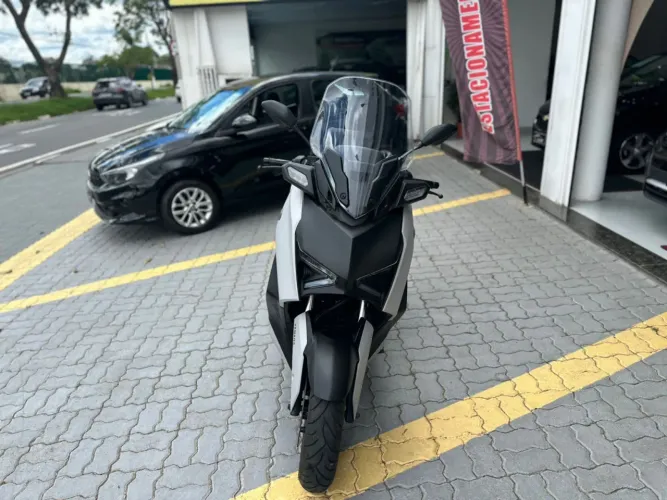 YAMAHA XMAX 250 CONNECTED 2025 Gasolina