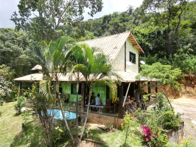 Oportunidade em Ravena: Sítio de 2.200m², 5 Quartos com Escritura e Registro!