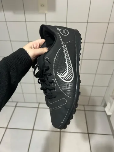 Chuteira Nike Society