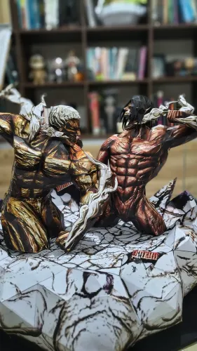 Papercraft Attack on Titan Peça Decorativa