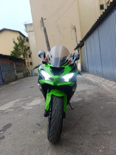 Kawasaki ninja ZX6R