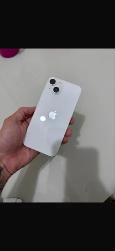 iPhone 15 128G 74% bateria 
