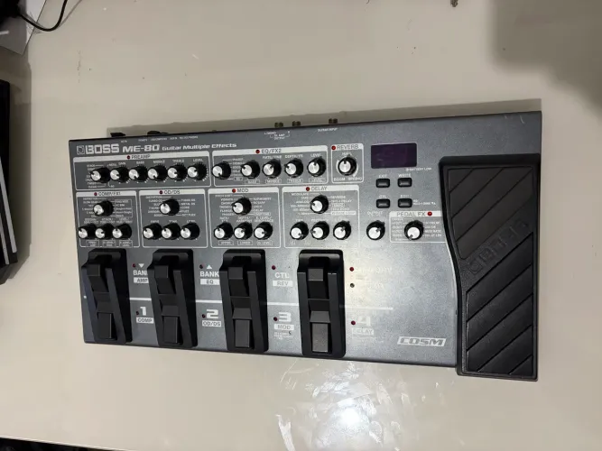 Pedaleira Boss ME-80