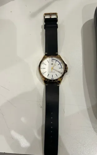Vendo relógio funcionando tudo perfeitamente, interessados só chama no precinho.