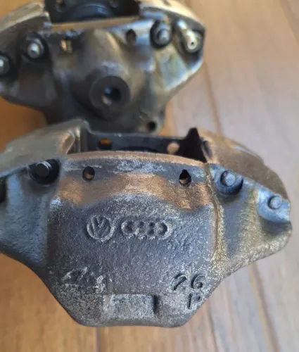 Par pinças freio originais fusca e derivados + par discos novos