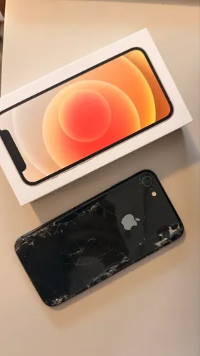 iPhone 8 tela quebrada frente e trás