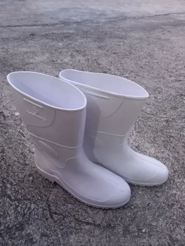 Bota serviços gerais