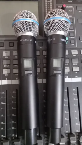 Microfone Shure sem fio 