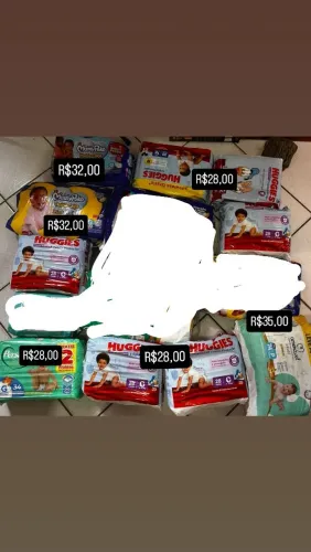 Baixou! Fraldas descartáveis - preço na foto
