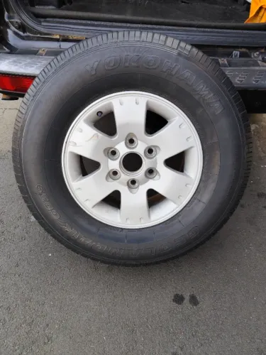 roda com pneu Pajero Full aro 16