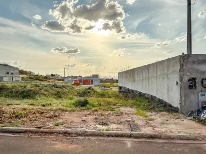Terreno Villas do Mirante 238m² - Venda