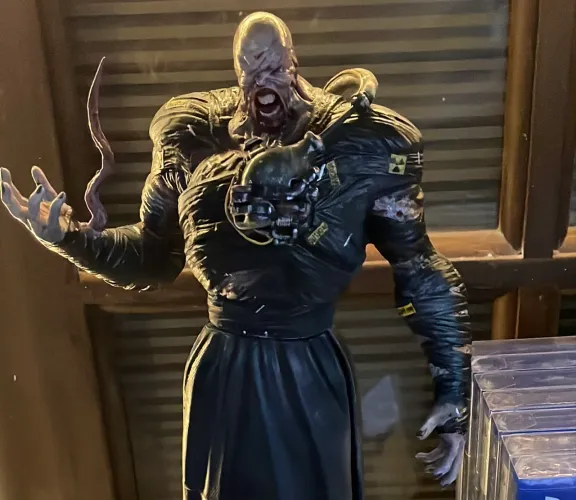Resident evil 3 figure