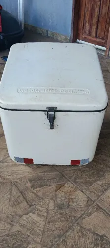 Baú Motopratico 120 litros de fibra de vidro