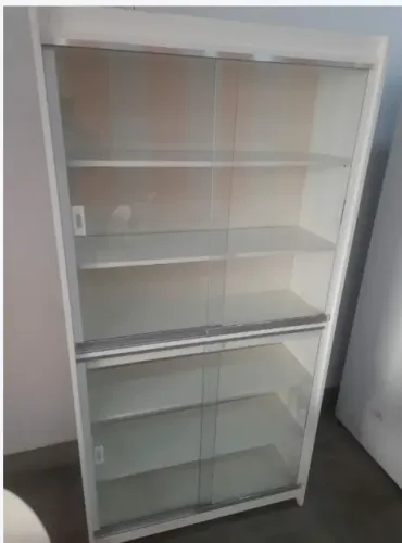 ARMARIO COM PORTAS DE VIDRO - NOVO - ENTREGA RÁPIDA