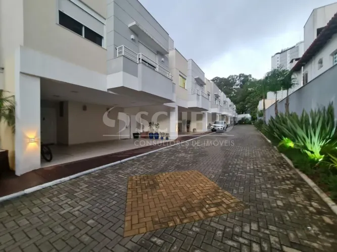 Casa em condomínio para locação com 04 suítes no bairro Alto da Boa Vista- SP