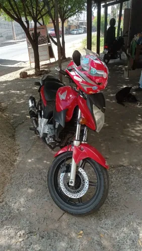 Moto CB 300