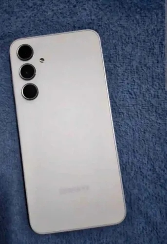 Celular Samsung Galaxy A35 5G 128gb 6gb de memória Com câmera tripla 