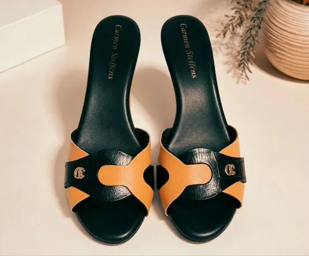 Sandália Carmen Steffens NOVA, nunca usada! 