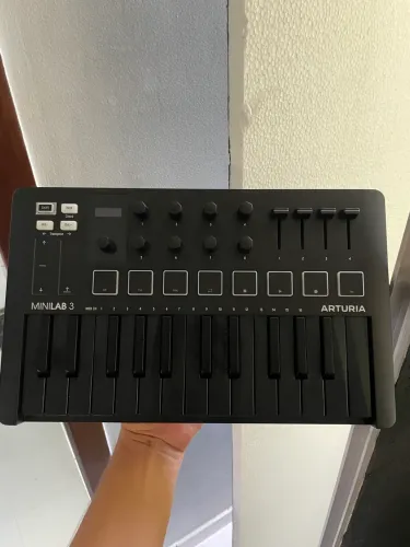 Arturia minilab 3