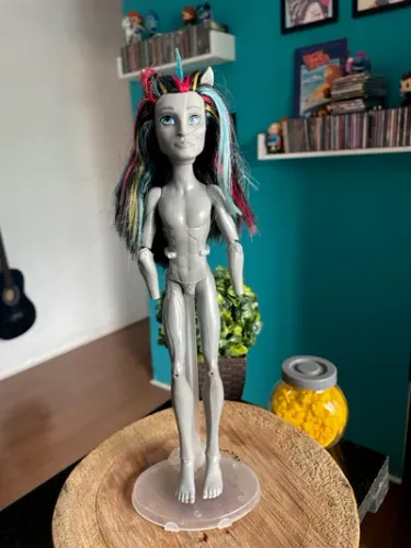 RESERVA Sucata Boneco Monster High Neighthan Rot