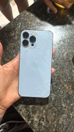 iPhone 13 Pro Max a azul