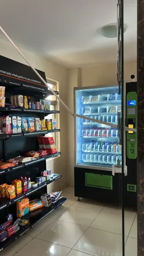 Loja autônoma em condomínio 