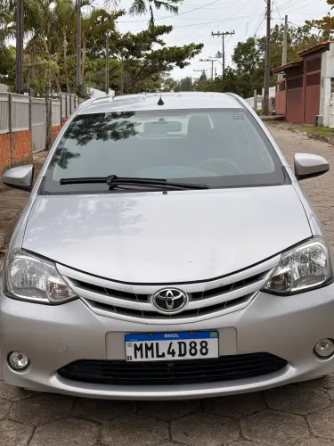 Toyota Etios X 1.3 Flex 16V 5P Mec. 2015