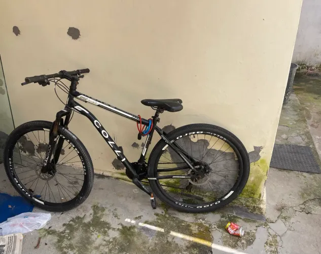 Bicicleta aro 29 quadro aço-carbono marca Colli