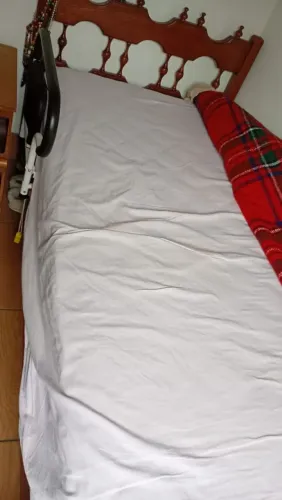 Cama solteiro madeira maciça
