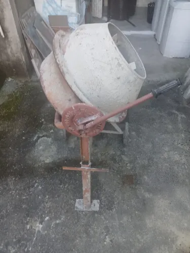 Betoneira para Obra - Perfeita! 160 Litros - Motor seminovo