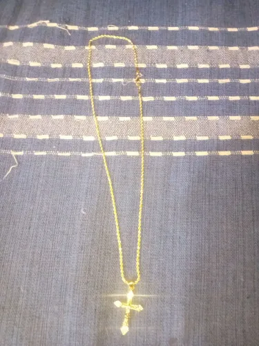 Cordão masculino de Cruz dourado de Zircão*novo*!