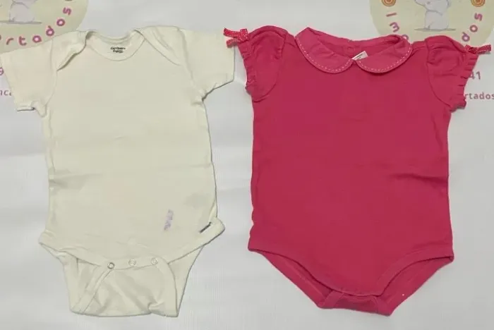 Kit 2 Bodies tamanho 18 meses importados (desapego)
