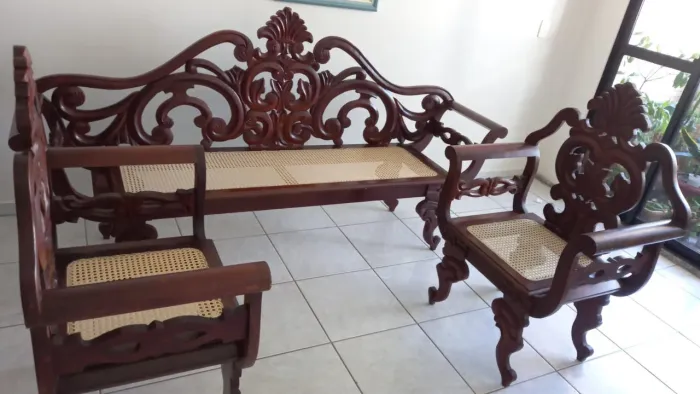 Antigo Conjunto de Marquesao em Madeira Maciça 