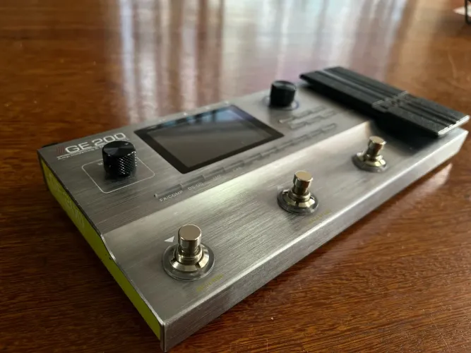 Pedaleira Mooer GE200
