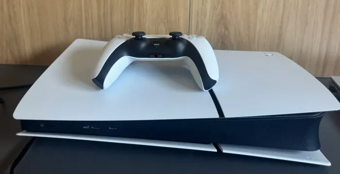 PlayStation 5 slim 825 GB - Mídia digital - 1 controle.