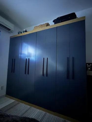 Guarda roupa semi novo