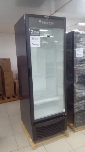 GELADEIRA VERTICAL DE 569 LITROS COM PORTA DE VIDRO PRETA, DA MARCA FRICON, NOVA, PROMOÇÃO