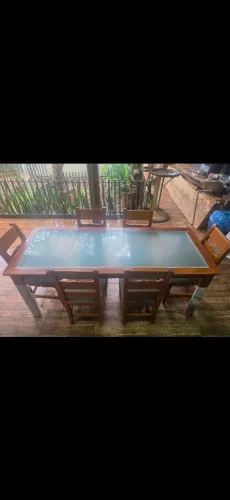 MESA RÚSTICA DE PEROBA ROSA COM VIDRO