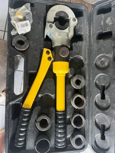Alicate crimpador para tubo 