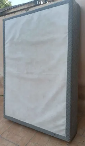 Vendo base box de casal com pezinho entrego passo cartão de crédito