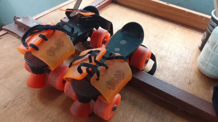 Patins quad ajustável da marca Big Job, fabricado no Brasil nos anos 80. Modelo clássico q