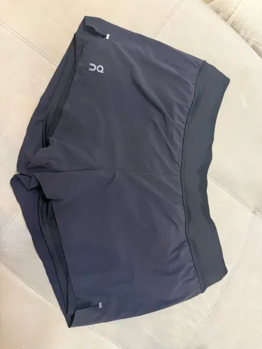 Short preto ON RUNNING - GG