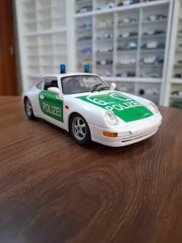 Miniatura Police Burago 1/24 PORSCHE 911 POLIZEI COUPE ALEMÃO 1993