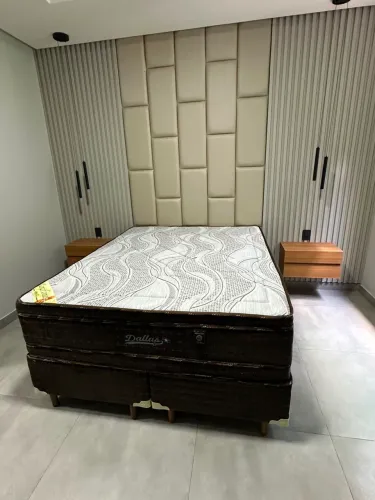 Cama Box Queen