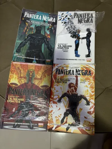 Panini Comics coleção pantera negra capa dura 4 volumes Marvel comics