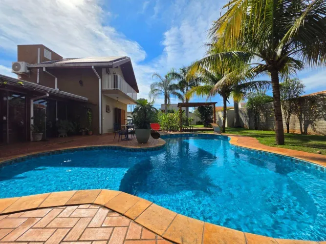 Chácara alto padrão com 203m², 3 quartos, à venda no Recanto do Rio Pardo em Jardinopolis/