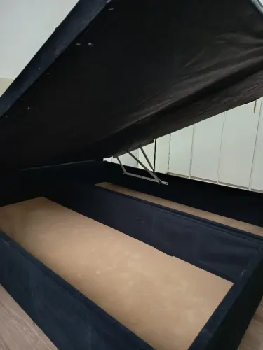Cama box baú Queen com cabeceira