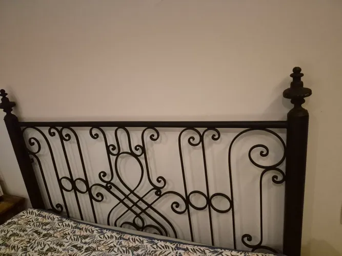 Vendo cama casal box usada (box, colchão e encosto)