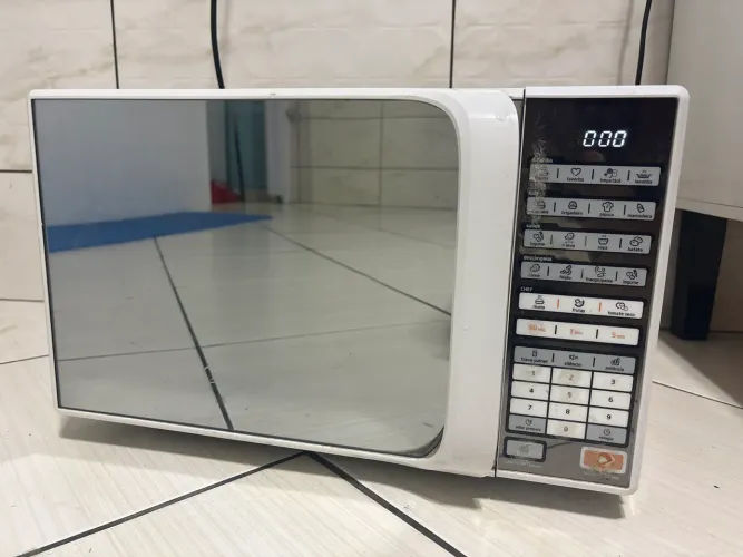 Microondas Midea Liva 30 litros Usado